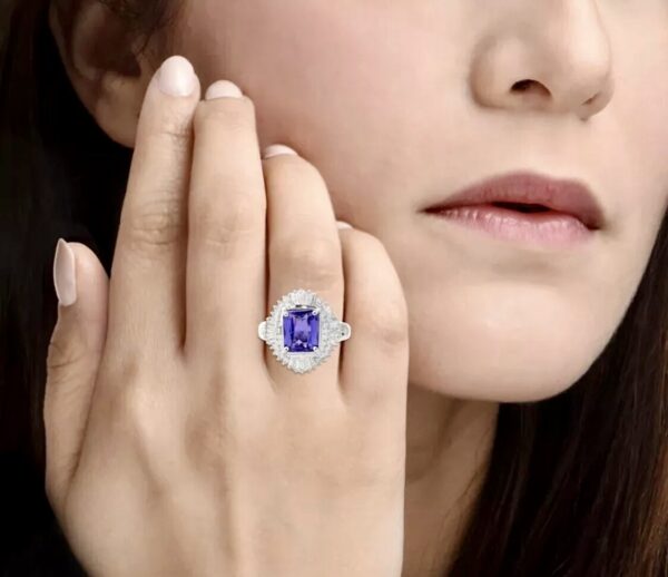 18K White Gold Genuine Tanzanite & Diamond Ring